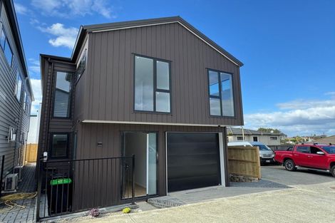 Photo of property in 3/90 Picasso Drive, West Harbour, Auckland, 0618