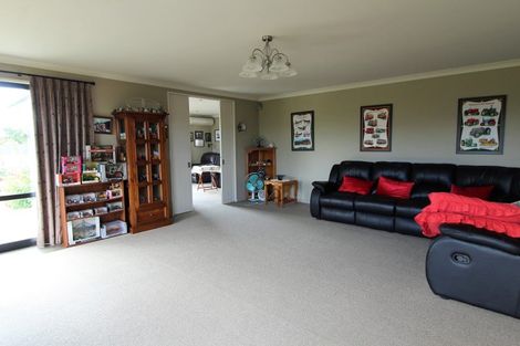 Photo of property in 18 Mauchline Street, Wallacetown, 9816