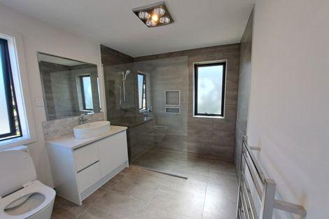 Photo of property in 18c Spinella Drive, Bayview, Auckland, 0629