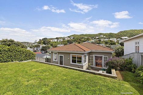Photo of property in 85 The Parade, Island Bay, Wellington, 6023