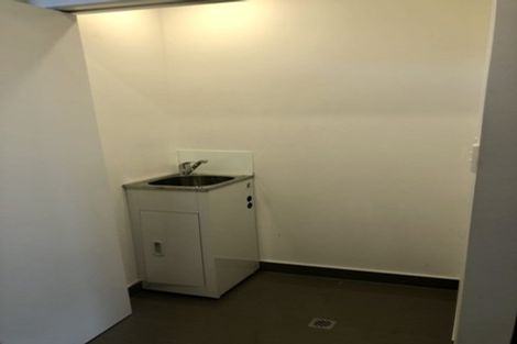 Photo of property in 4/15 Chivalry Road, Glenfield, Auckland, 0629