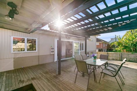 Photo of property in 256a Bucklands Beach Road, Bucklands Beach, Auckland, 2012