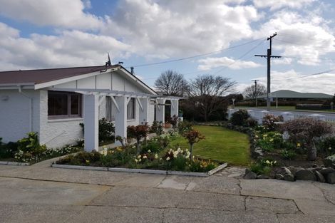 Photo of property in 2 Anderson Street, Stirling, 9231