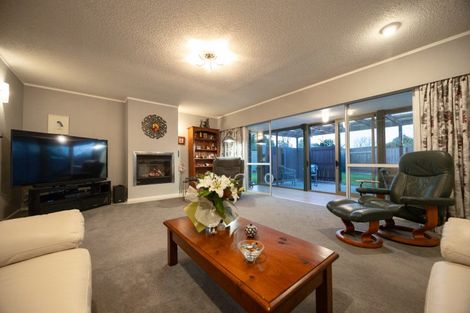 Photo of property in 12 Caulfield Place, Awapuni, Palmerston North, 4412