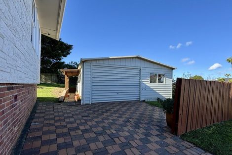 Photo of property in 16 Carole Crescent, Pakuranga, Auckland, 2010