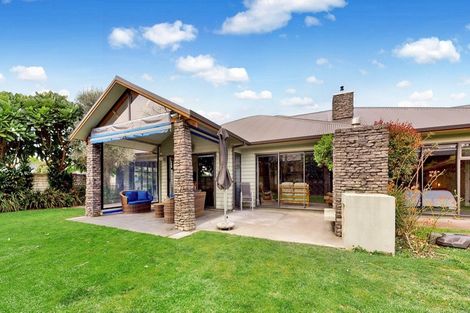 Photo of property in 11 Links Drive, Waiwhakaiho, New Plymouth, 4312