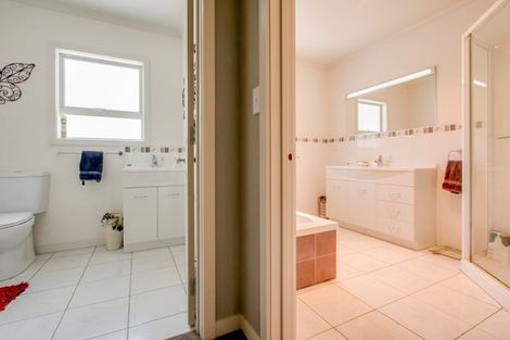 Photo of property in 83 Kent Terrace, Taradale, Napier, 4112