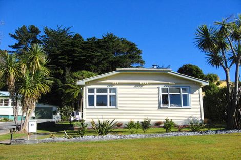 Photo of property in 21 Leith Crescent, Greymouth, 7805