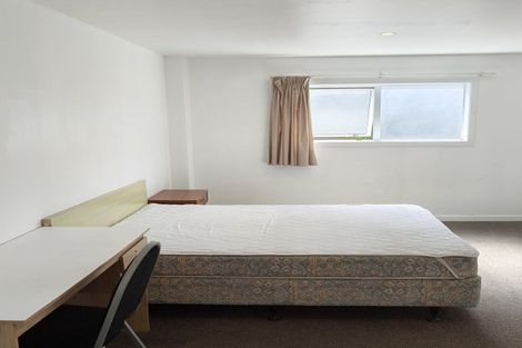 Photo of property in 92 Hillcrest Road, Hillcrest, Hamilton, 3216