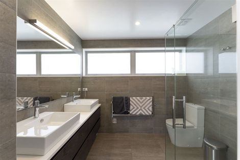 Photo of property in 2 Jacksons Road, Merivale, Christchurch, 8014