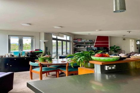 Photo of property in 126 Creswick Terrace, Northland, Wellington, 6012