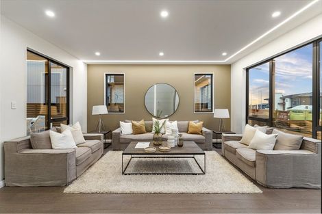 Photo of property in 8 Kumukumu Road, Long Bay, Auckland, 0630