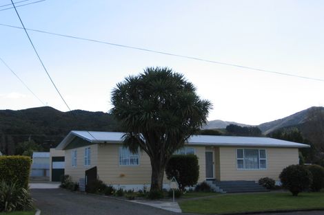 Photo of property in 6 Kenward Crescent, Featherston, 5710