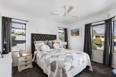 Photo of property in 36 Downing Place, Welcome Bay, Tauranga, 3112
