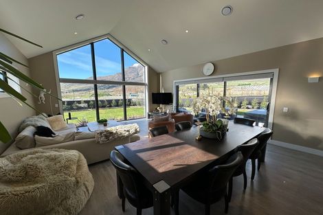 Photo of property in 10 Drysdale Road, Jacks Point, 9371