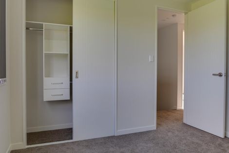 Photo of property in 2/21 Akoranga Drive, Northcote, Auckland, 0627