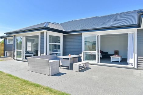 Photo of property in 106 Petries Road, Woodend, 7610