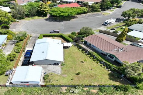 Photo of property in 19 Kaweka Place, Havelock North, 4130