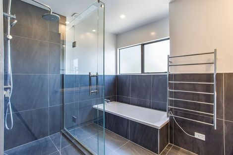 Photo of property in 7 Flaunty Place, West Harbour, Auckland, 0618