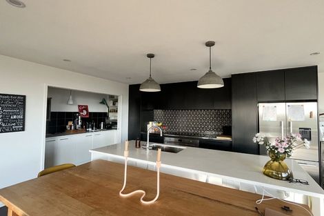 Photo of property in 2 Pohutukawa Avenue, Red Beach, 0932