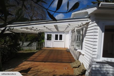 Photo of property in 106 Valley Road, Paraparaumu, 5032