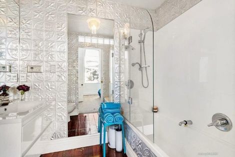 Photo of property in 18 Russell Terrace, Newtown, Wellington, 6021