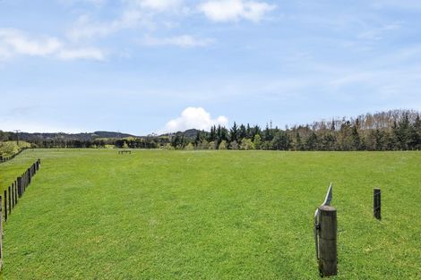 Photo of property in 903 Old North Road, Waimauku, 0882