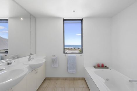 Photo of property in 23a Glendevere Terrace, Redcliffs, Christchurch, 8081