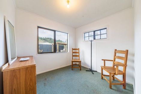 Photo of property in 6 Edelweiss Grove, Timberlea, Upper Hutt, 5018