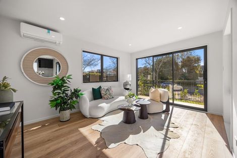 Photo of property in 10a Prince Regent Drive, Half Moon Bay, Auckland, 2012