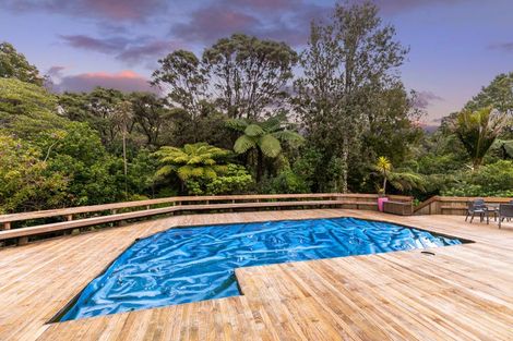 Photo of property in 922 West Coast Road, Waiatarua, Auckland, 0604