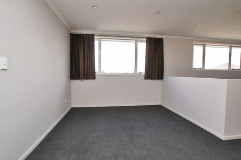 Photo of property in 2 Matlock Lane, Dinsdale, Hamilton, 3204