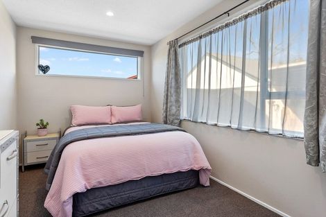 Photo of property in 7 Wakelin Place, Redwood, Christchurch, 8051
