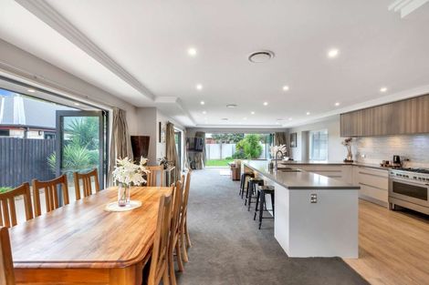 Photo of property in 27 Foresters Crescent, Parklands, Christchurch, 8083