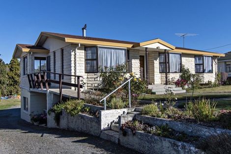 Photo of property in 26 Roseness Street, Palmerston, 9430