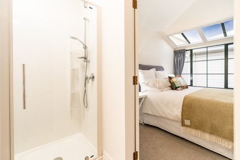 Photo of property in 16b Hobson Street, Thorndon, Wellington, 6011