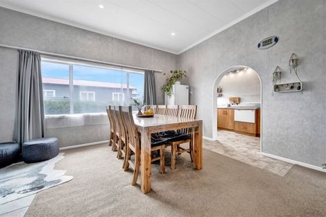 Photo of property in 22 Pembroke Road, Stratford, 4332