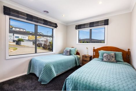 Photo of property in 13 Canary Way, Whitby, Porirua, 5024