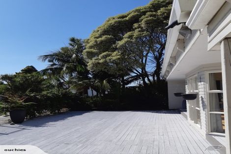 Photo of property in 18 Mountain Road, Henderson Valley, Auckland, 0612