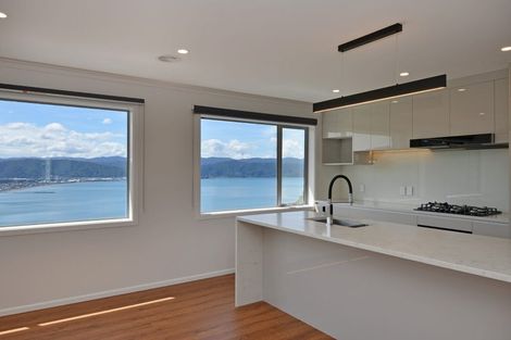 Photo of property in 19 Bendigo Grove, Newlands, Wellington, 6037