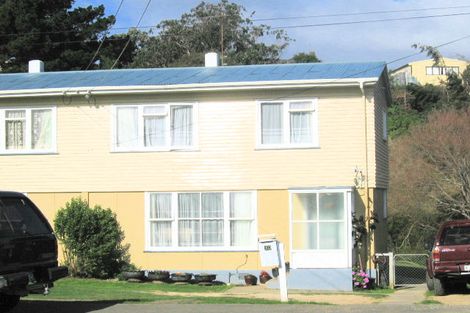 Photo of property in 30-32 Cornwall Crescent, Cannons Creek, Porirua, 5024