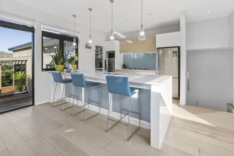 Photo of property in 11 Sumner Terrace, Aotea, Porirua, 5024