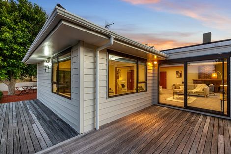 Photo of property in 20 Exploration Way, Whitby, Porirua, 5024