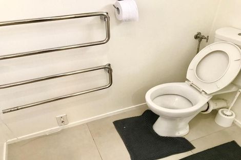 Photo of property in 2/5 Keldale Place, Forrest Hill, Auckland, 0620