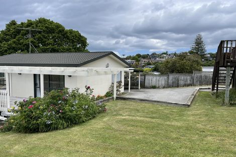 Photo of property in 107 Pah Road, Cockle Bay, Auckland, 2014
