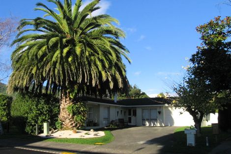 Photo of property in 30 Fleetwood Grove, Waikanae, 5036