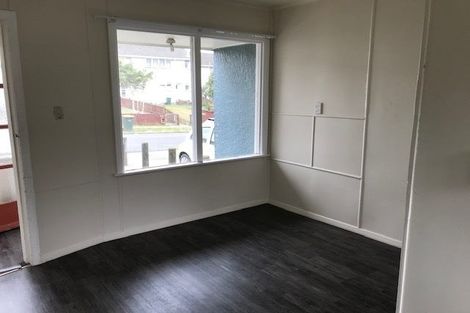 Photo of property in 27-33 Cheshire Street, Cannons Creek, Porirua, 5024