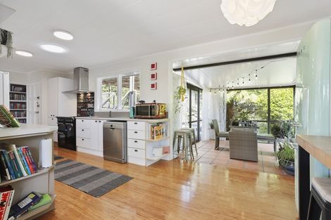 Photo of property in 151 Scenic Drive, Titirangi, Auckland, 0604