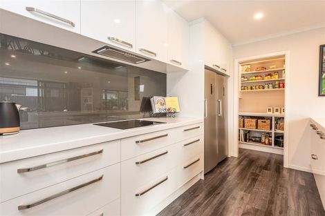 Photo of property in 40 Luxembourg Crescent, Halswell, Christchurch, 8025