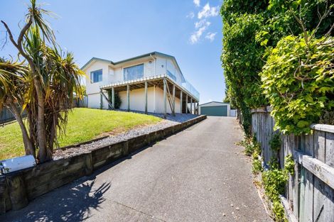 Photo of property in 24 Lydia Place, Kelvin Grove, Palmerston North, 4414